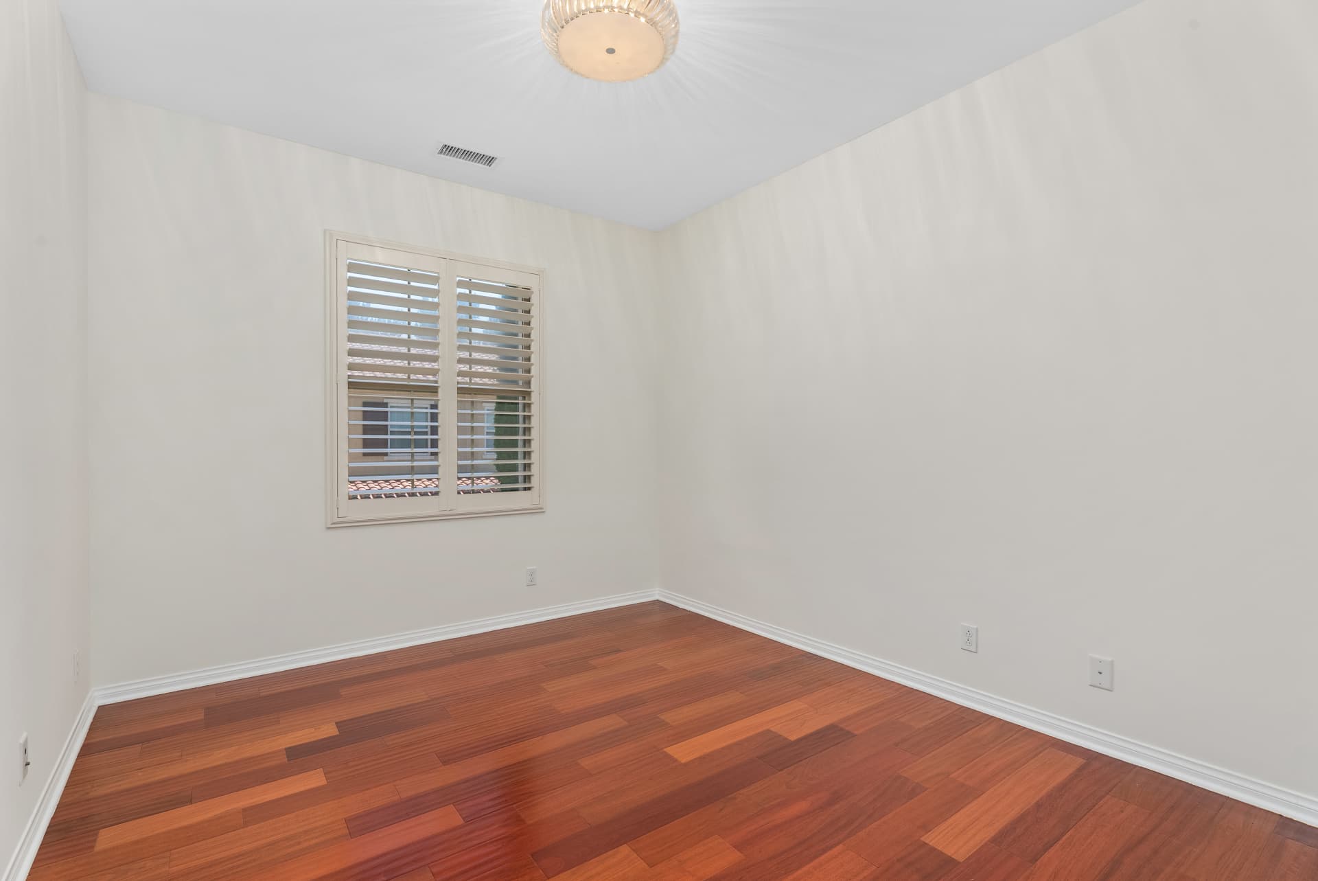 Interior of 117 Gemstone, Irvine, CA 92620